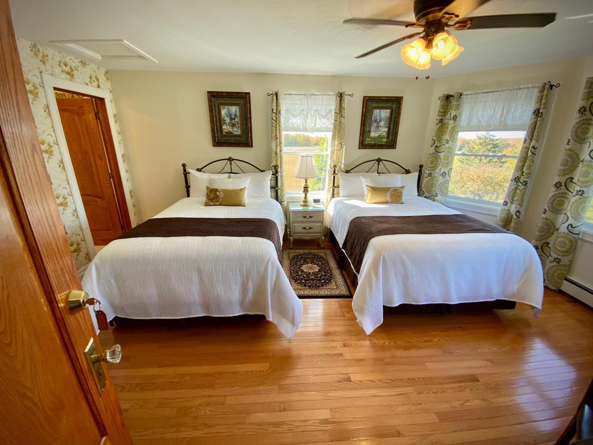 Twin Peaks B&B Mindemoya Chambre photo